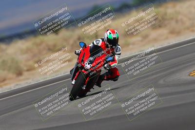 media/Sep-11-2022-SoCal Trackdays (Sun) [[81b7e951af]]/Turn 16 (945am)/